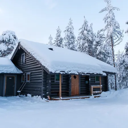 Pyhaenaekyy D - With A View To The Slopes *